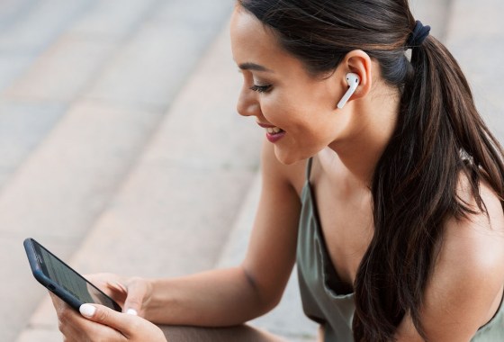 Which earbuds are best for phone calls?