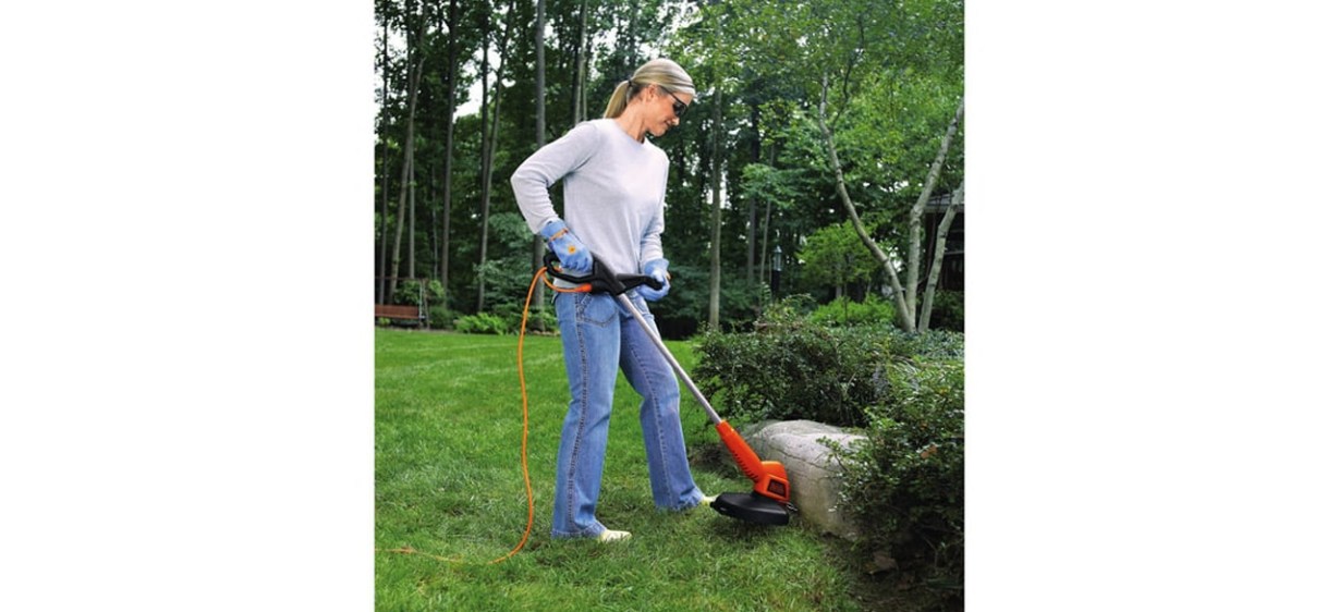 Black and Decker 2-in-1 Electric String Trimmer