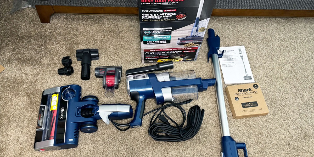 Closeup of Shark Stratos UltraLight dustbin Closeup of Shark Stratos UltraLight dustbin