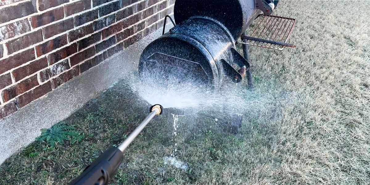 Sun Joe SPX3000 cleaning outside of grill Sun Joe SPX3000 cleaning outside of grill