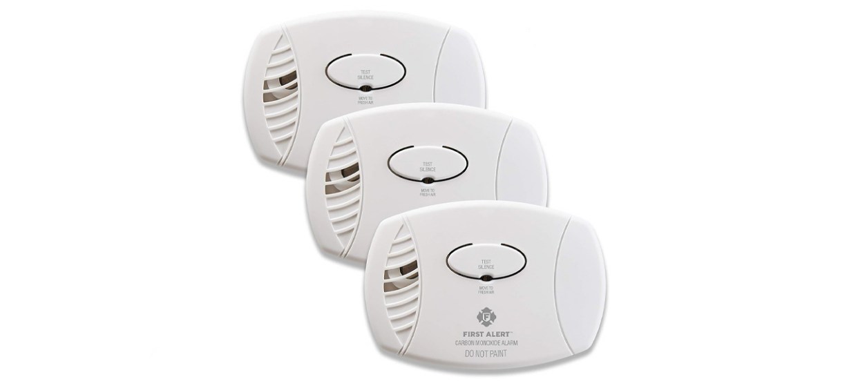 First Alert Plug-In Carbon Monoxide Detector with Battery Backup, Pack of 3 First Alert Plug-In Carbon Monoxide Detector with Battery Backup, Pack of 3