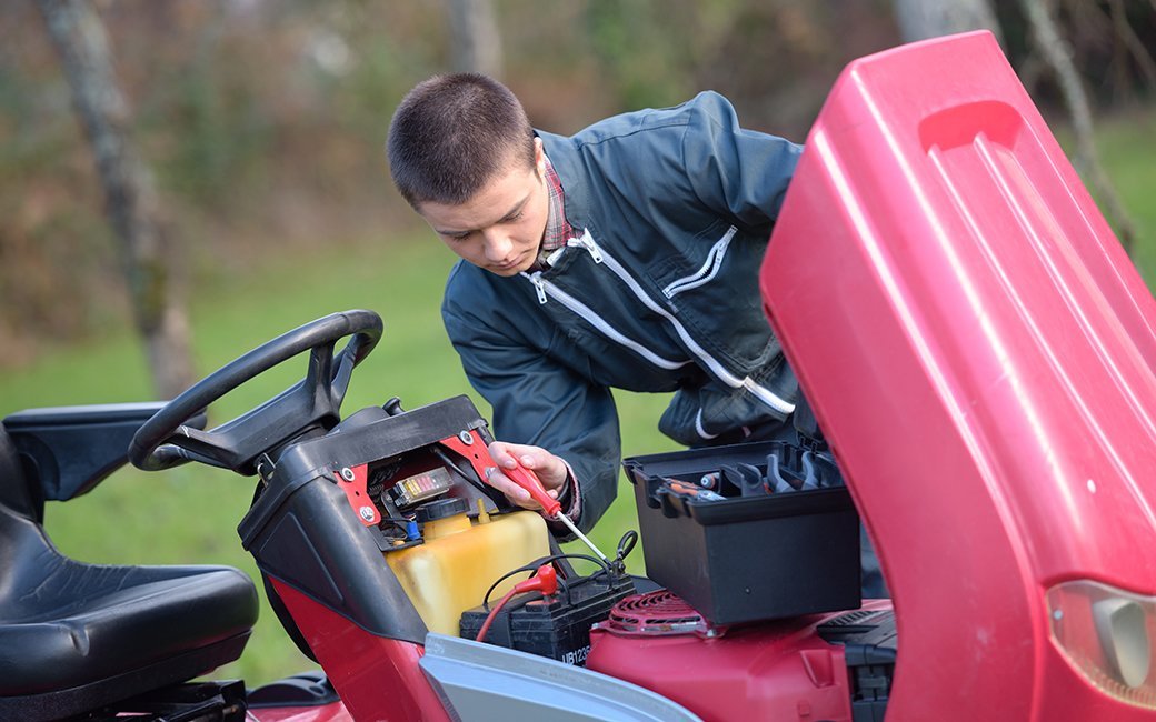 5 Best Riding Lawn Mower Batteries Aug. 2024 BestReviews