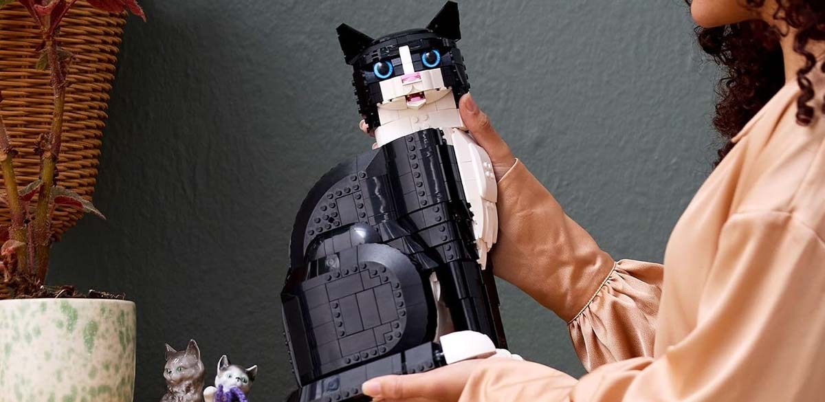 LEGO Ideas Tuxedo Cat