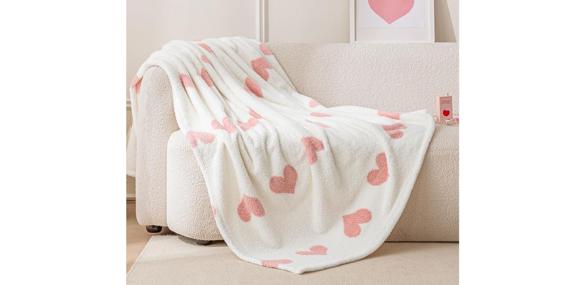 Amazon Heart Fleece Throw