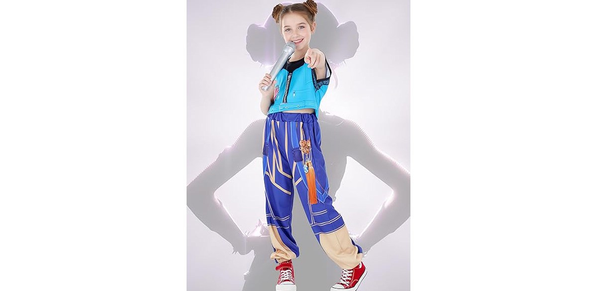 Zoey (from K-Pop Demon Hunters)