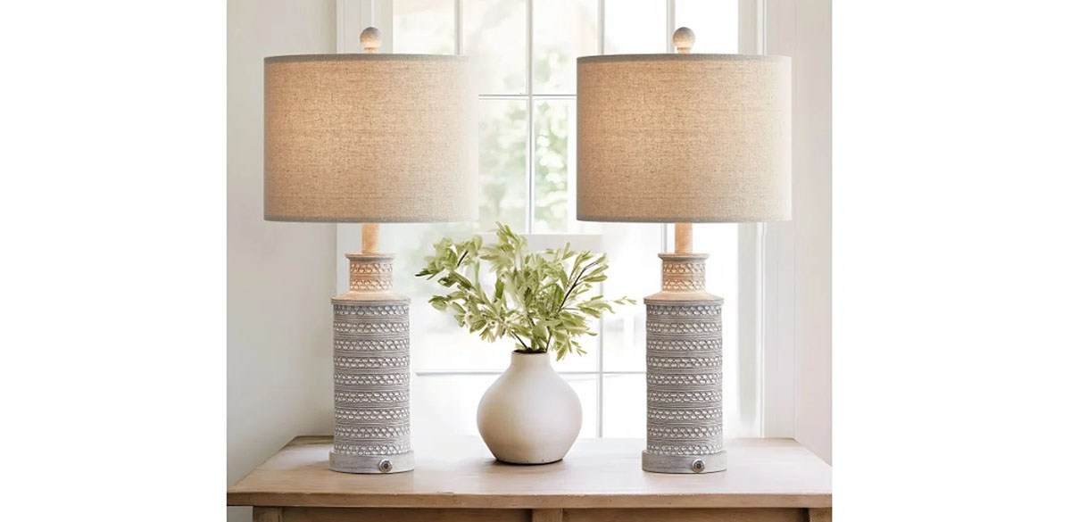 Rustic Farmhouse Resin Touch Lamp with USB Port