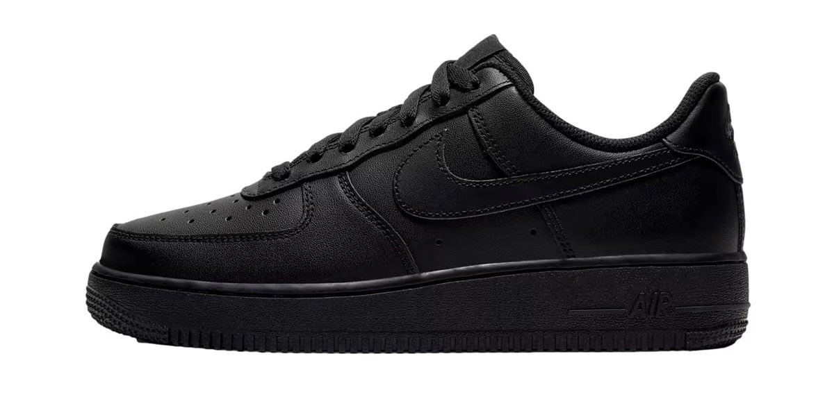 Nike Womens Air Force 1 Low '07 Sneakers