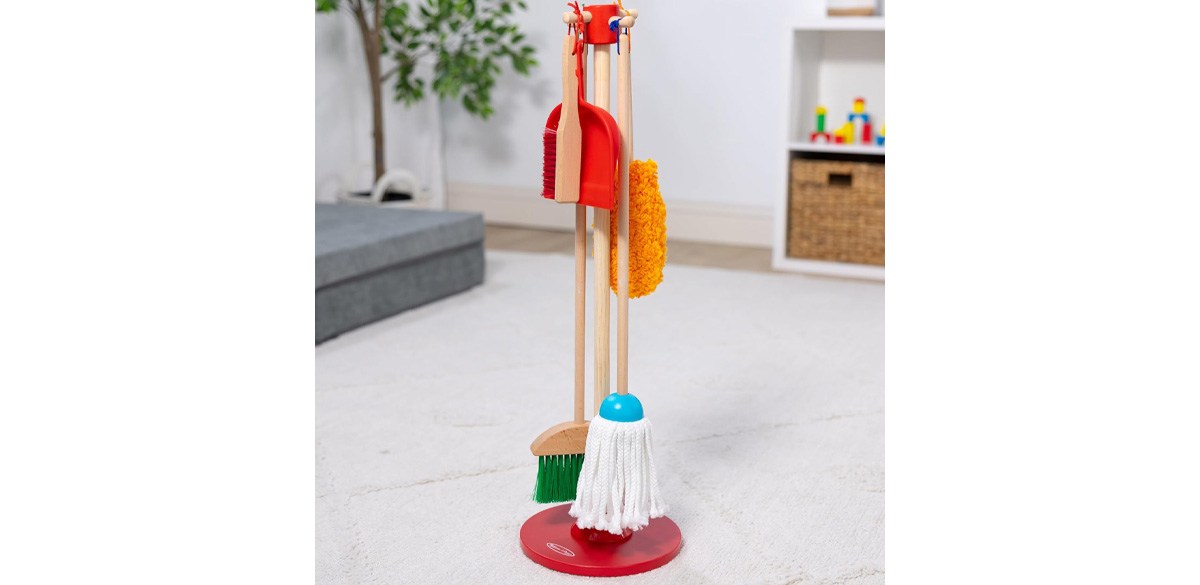 Melissa &amp; Doug Dust Sweep Mop 6-Piece Pretend Play Set
