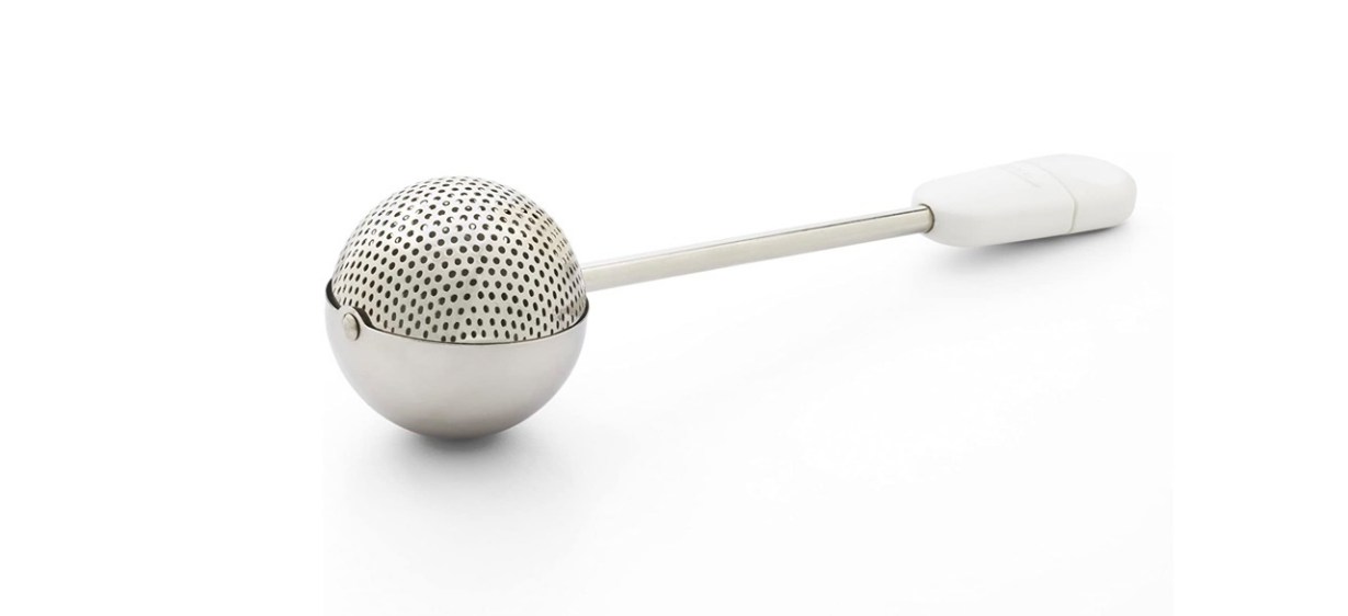 OXO Good Grips Baker’s Dusting Wand